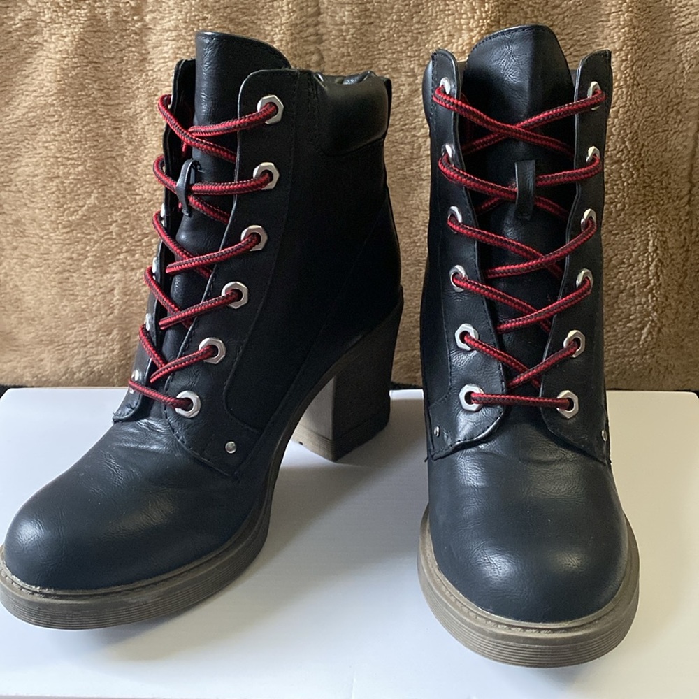 Combat Boots - Dirty Laundry